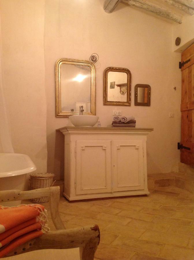 Le Vieux Portail Bed & Breakfast Saint-Saturnin-les-Apt Exterior photo